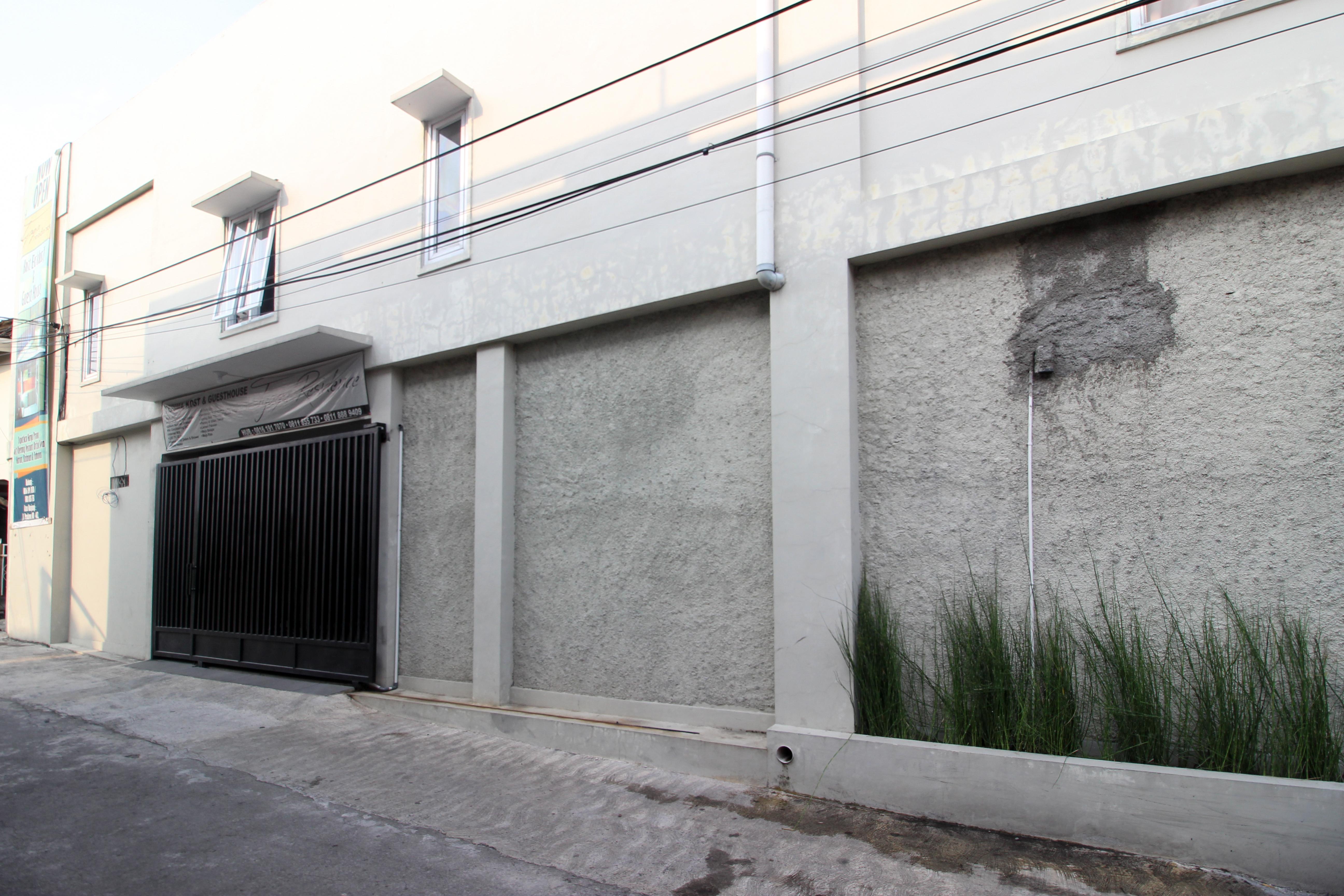 RedDoorz Plus near UPN Jogjakarta 2 Maguwo Kültér fotó