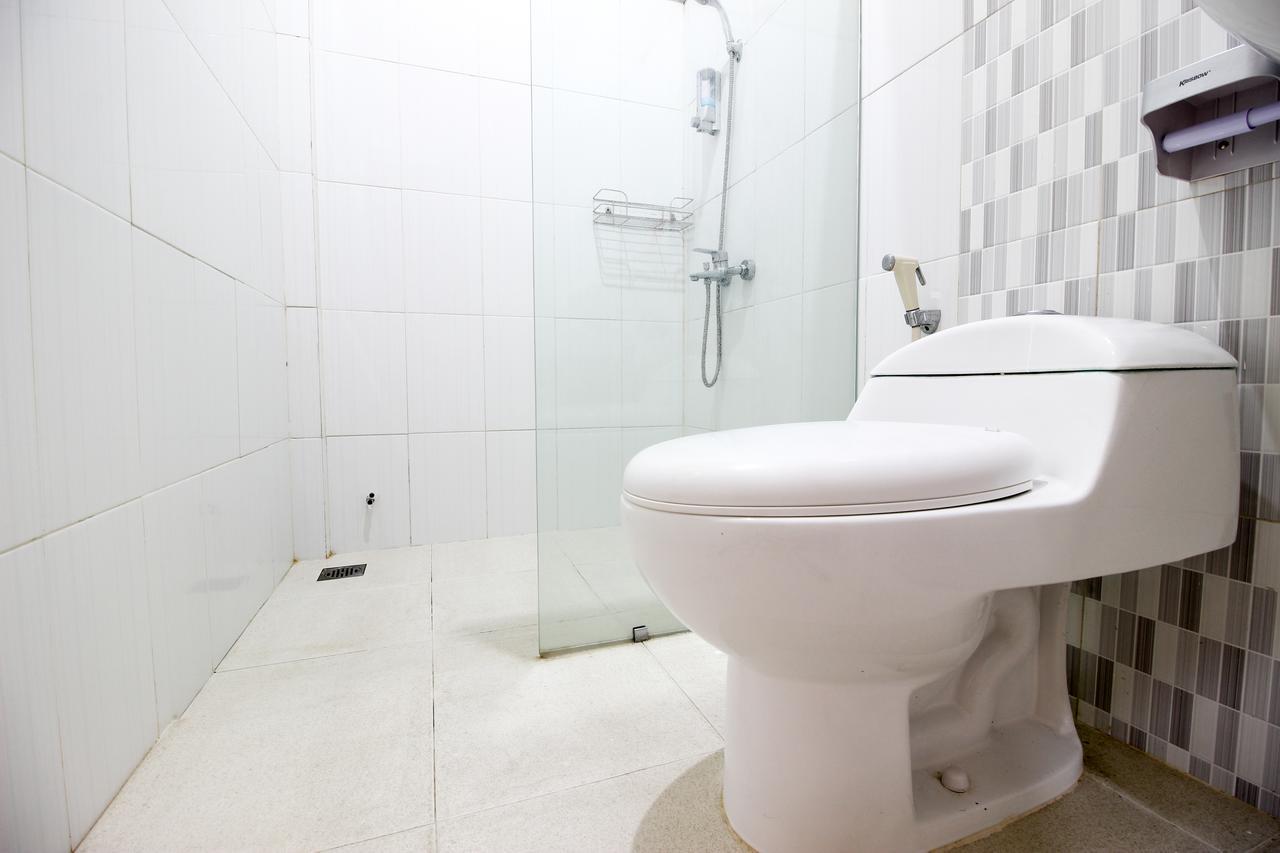 RedDoorz Plus near UPN Jogjakarta 2 Maguwo Kültér fotó