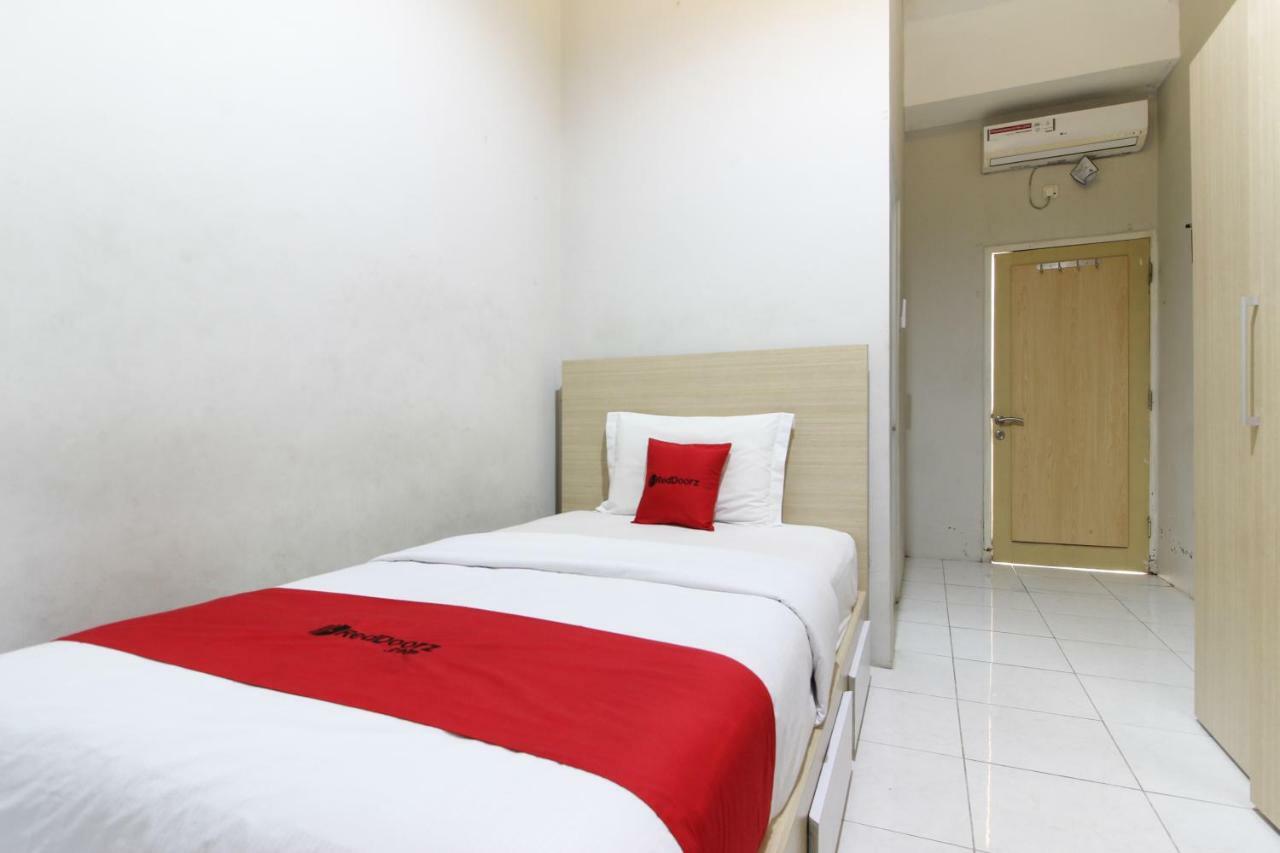 RedDoorz Plus near UPN Jogjakarta 2 Maguwo Kültér fotó